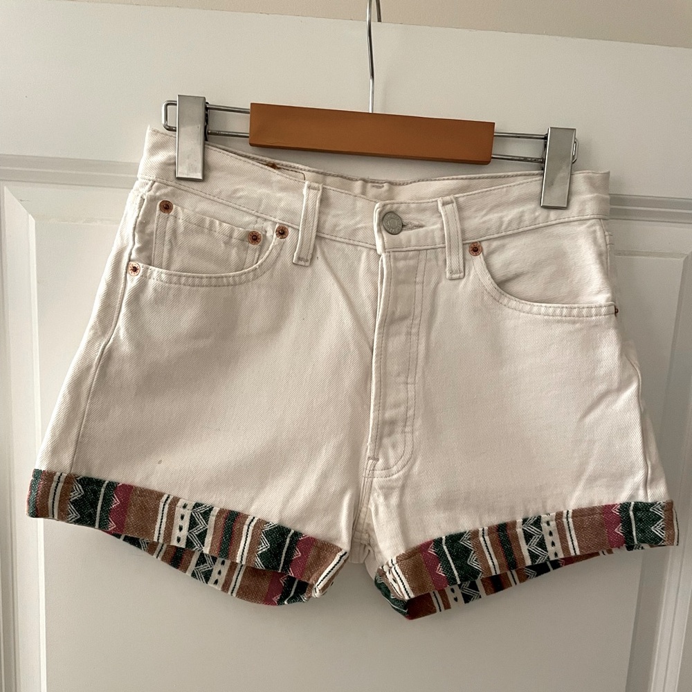 Levi’s White Denim Shorts with fun pattern detail!